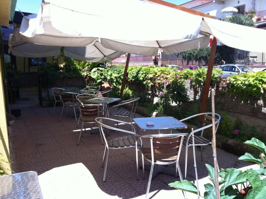 Albergo Delle Rose ポッツオーリ エクステリア 写真