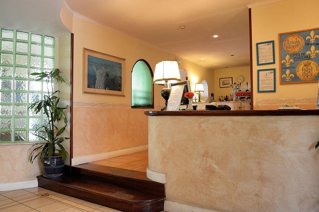 Albergo Delle Rose ポッツオーリ エクステリア 写真