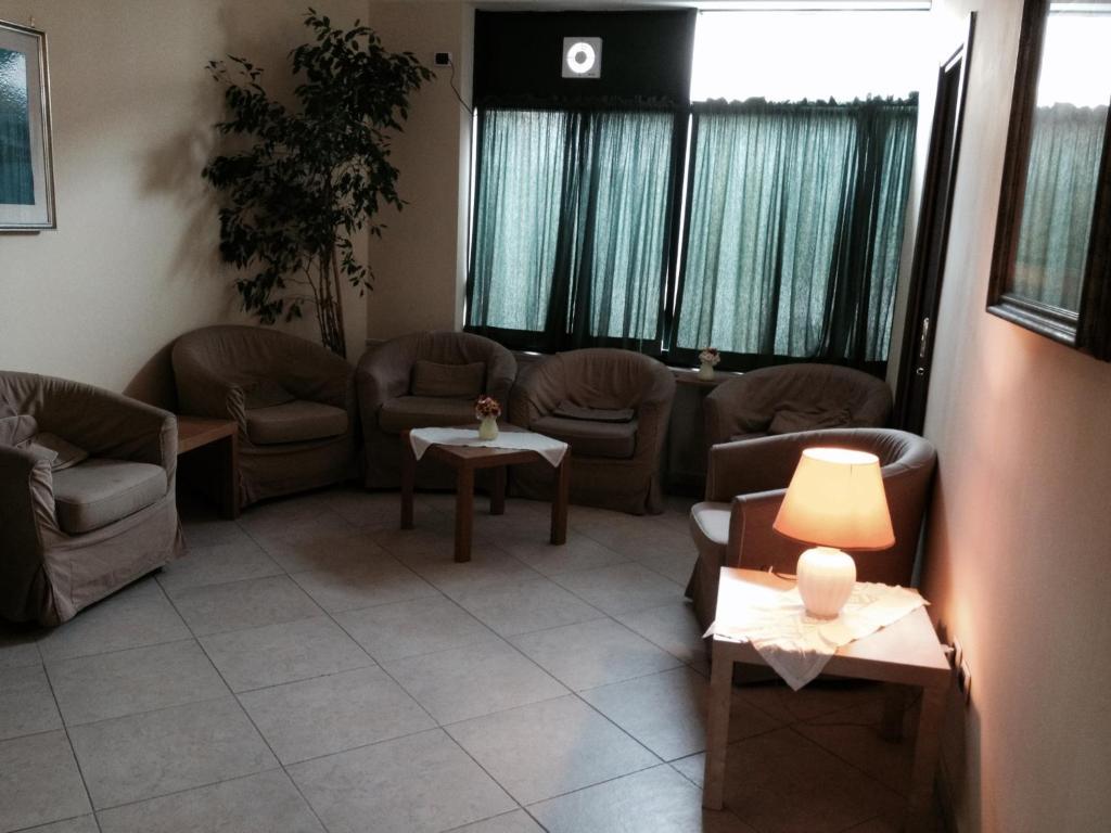 Albergo Delle Rose ポッツオーリ エクステリア 写真